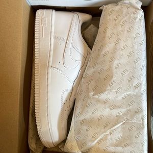 NIN NIKE AIR FORCE ONE YOUTH 2.5Y